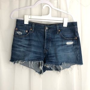 Levi Strauss Women's Shorts W29 Distressed Medium Wash 501 Jean Shorts